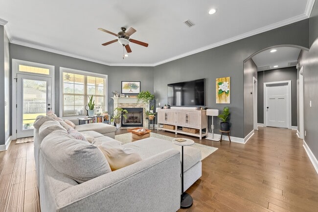 Photo - 103 Allisha Ct