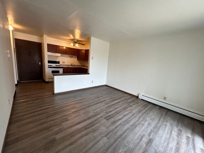 Photo - Colonial Gardens Apartments