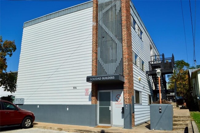Photo - 706 W 34th St Condo Unit 201