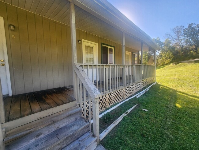 Front of Building - 761 Fairmont Rd Unit 1