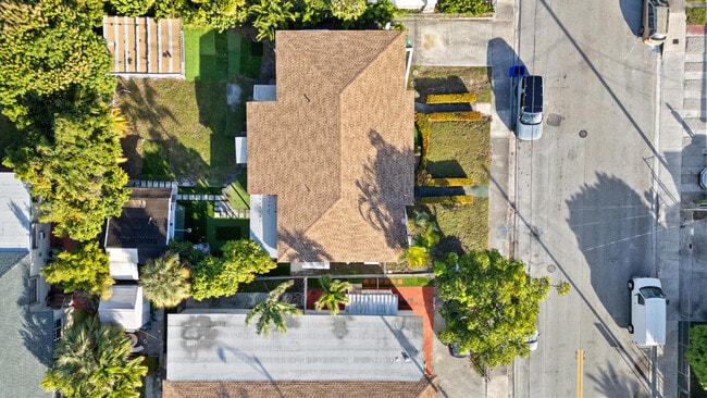 Photo - 1165 SW 12th St