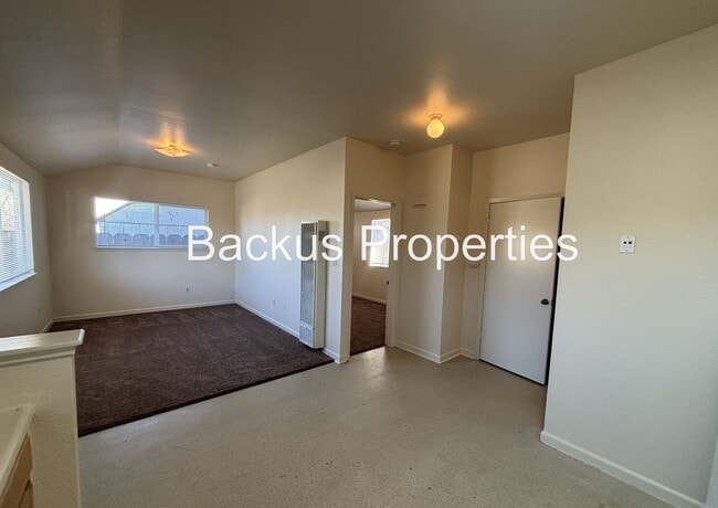 Photo - 325 Kings St Unit C