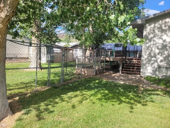 Photo - 260 W 5th St
