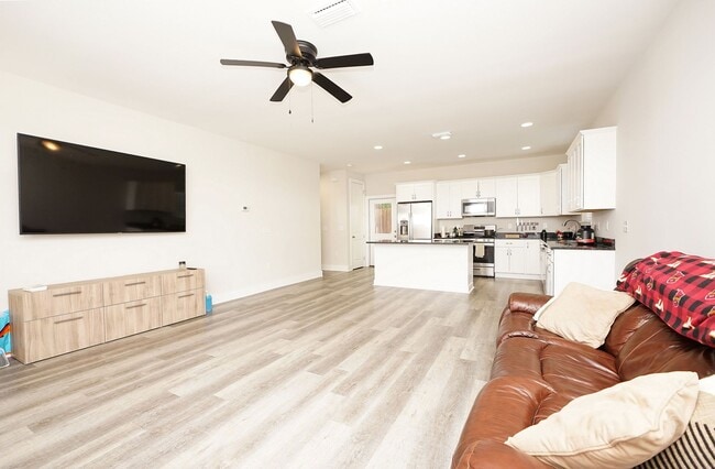 Photo - Newer Home in Valparaiso- Close to Eglin AFB