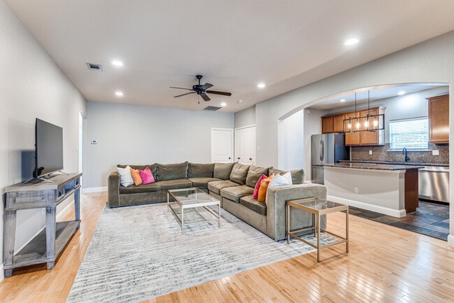 Photo - 2700 Merida Ave