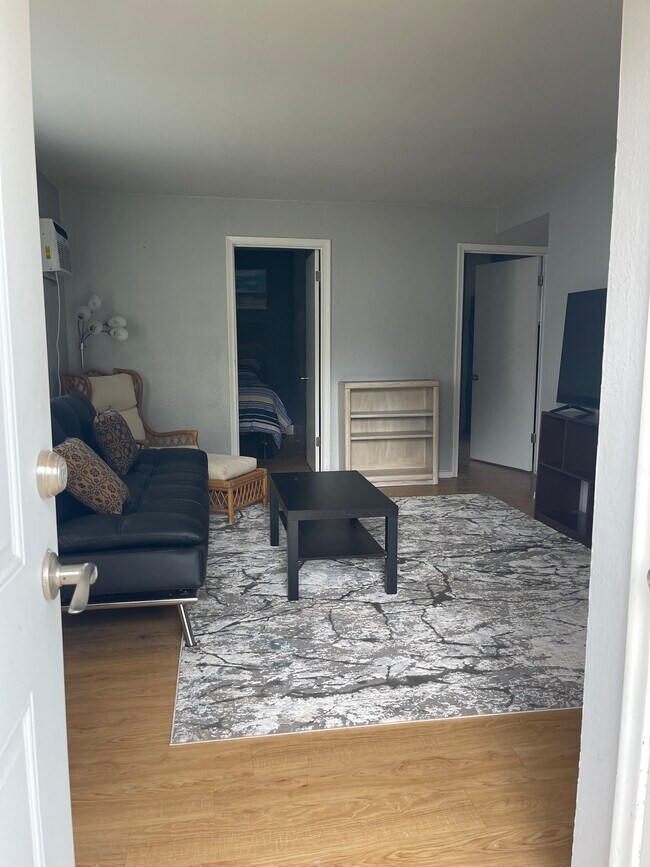 Photo - 1905 Kensington Rd Unidad Lower