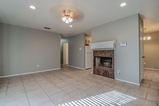 Photo - 2401 87th St Unidad B