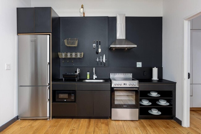 Photo - 120 Wall St Unit ID1019823P