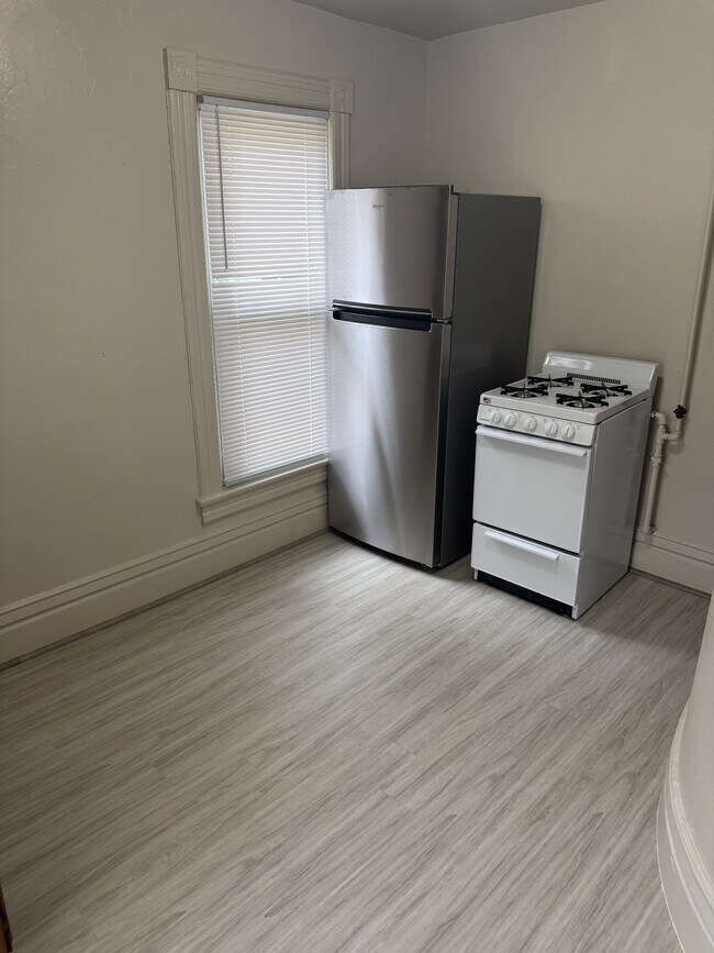 Photo - 423 Marion St