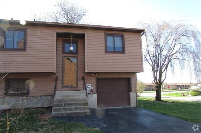 Building Photo - 1 Walnut Ct Rental