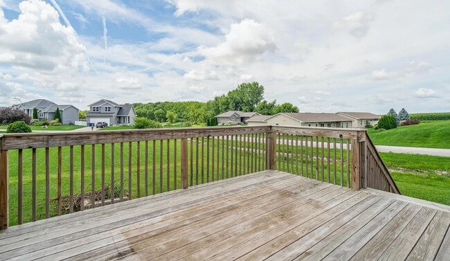 Photo - 4 Bed 3.5 Bath House for Rent! Appliances, Lawncare and Snow Removal included!!!