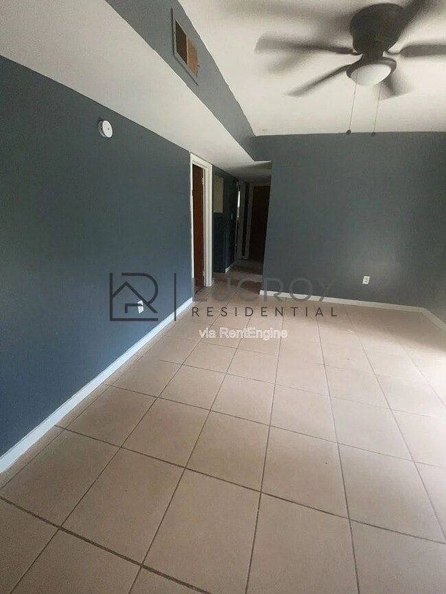 Photo - 2694 Woodside Dr
