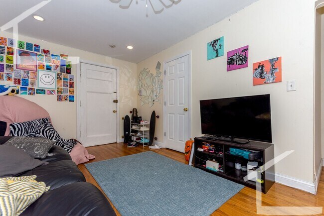 Photo - Gorgeous, must-see 4-bed, 2-bath spacious Brookline unit right near BU!