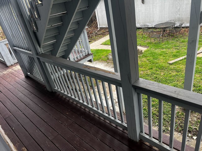138 Morton Ave Unit 4