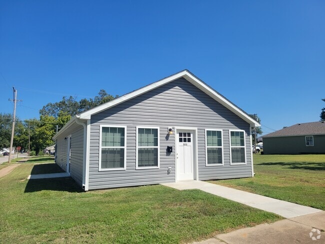 Building Photo - 523 N Tom St Rental