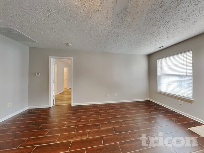 Photo - 5847 Mosaic Pl