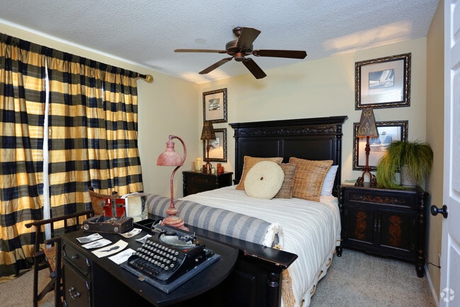 Photo - Arbors On Taylor