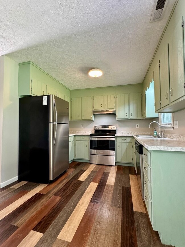 Photo - Spacious Duplex with Private Yard & Garage...