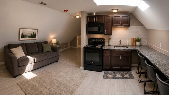 1335 Hill St - Electric Included