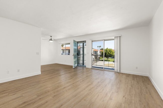 Photo - Valle at Park