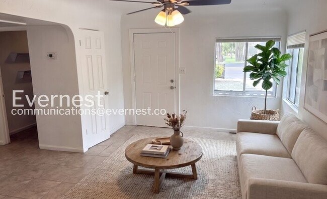 61 N Hobson