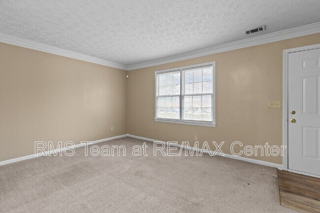 Photo - 375 Dixie Ct