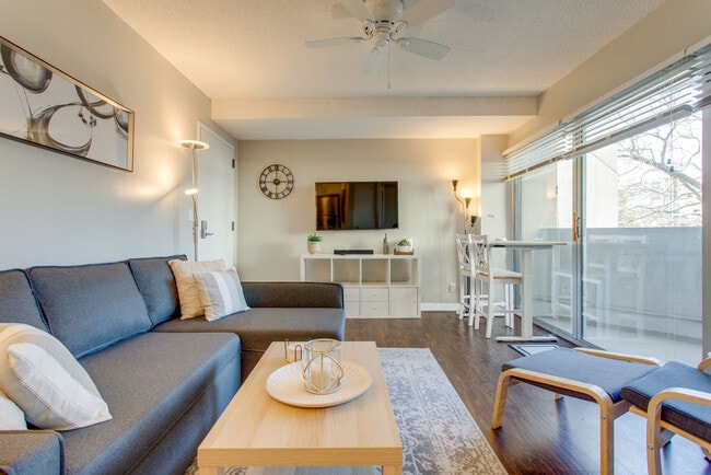 Photo - 900 19th Ave S Unidad #214