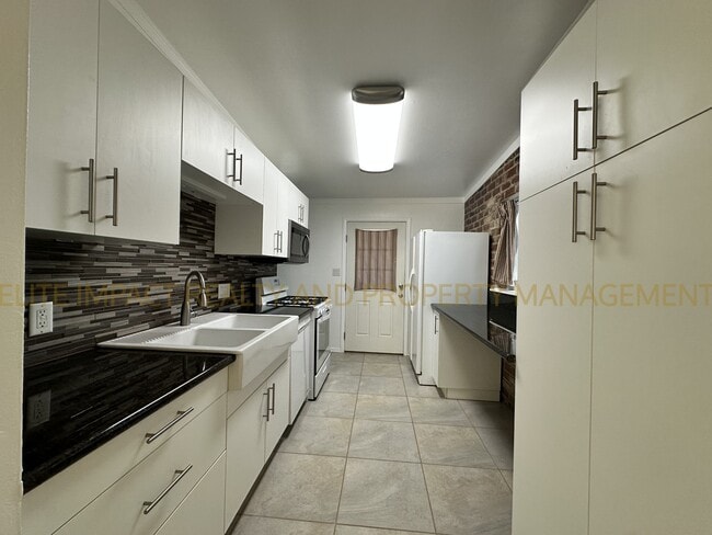 Photo - 1643 N Sonoita Ave