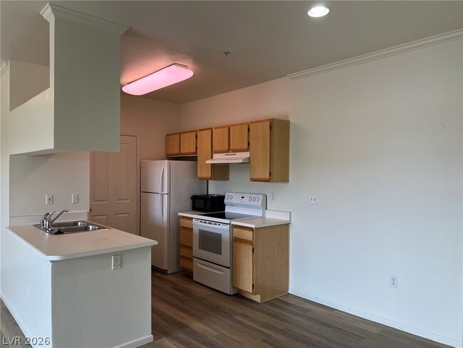 Building Photo - 2900 Sunridge Heights Pkwy Unit 935
