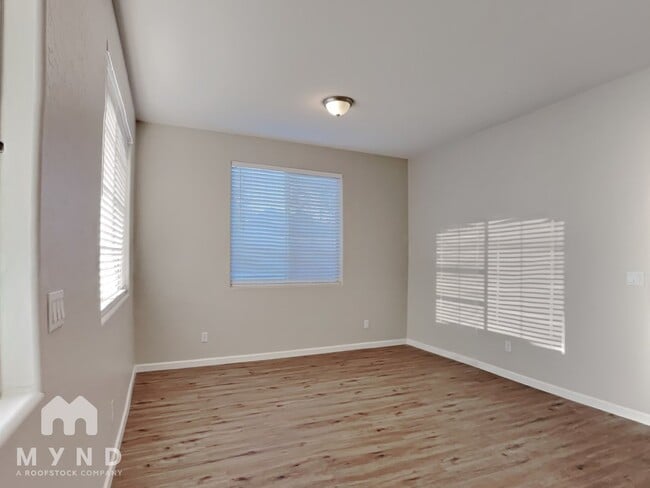 Photo - 6850 S 26th St