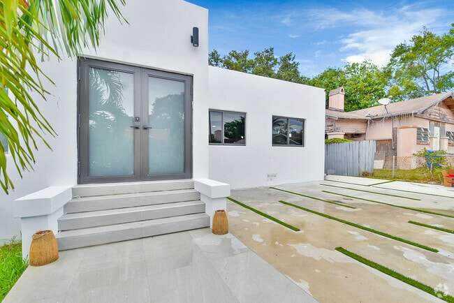 Building Photo - 85 NW 47th St Rental