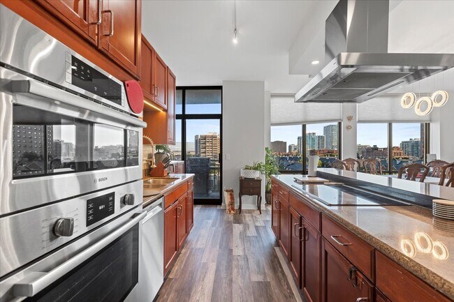 Photo - 1335 S Prairie Ave Unidad 706