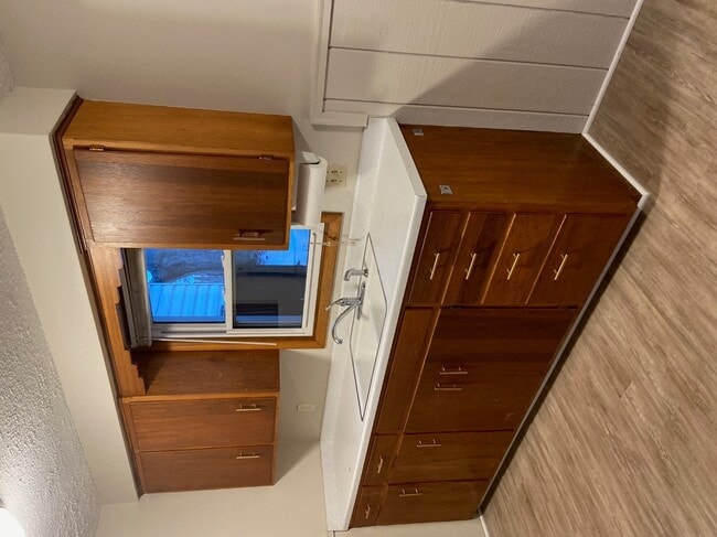 Kitchen - 821 1st Ave NW Unit B