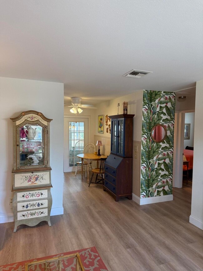 Photo - 440 SE Fini Dr