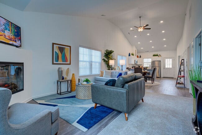 2BR, 1BA - 1125SF - Living Room