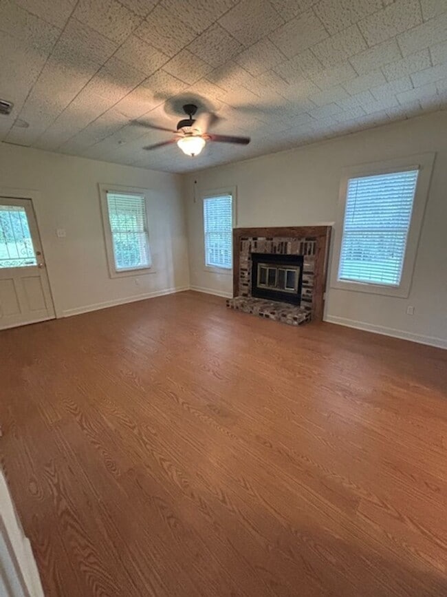 Photo - 11917 N Harrells Ferry Rd