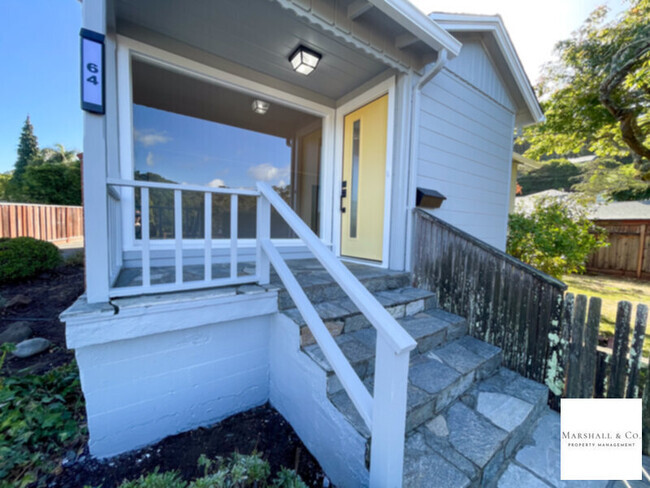 Building Photo - GORGEOUS REMODELED 3BR/2BA HOMEALL NEW FEA...