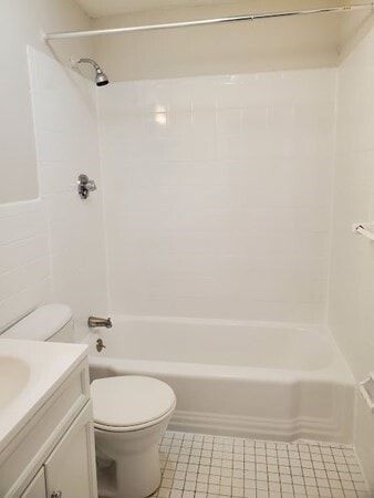 Photo - 580 Cummins Hwy Unit 4