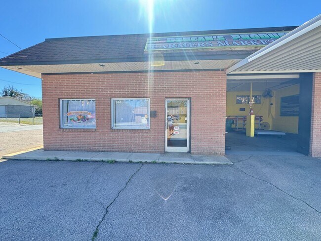 Photo - Prime Commercial Space for Rent in Downtow...