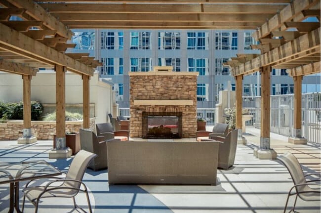 Photo - 400 S Tryon St Unidad ID1344173P