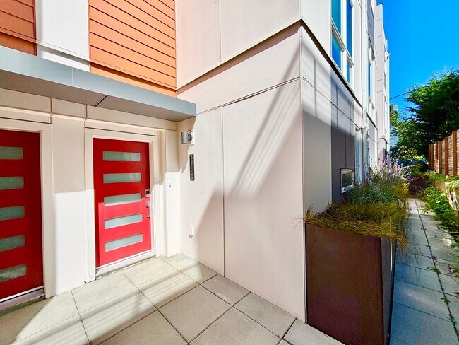 3816 A 13th Ave W
