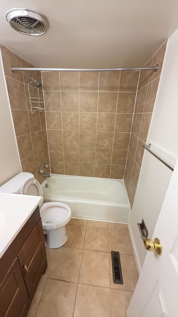 Photo - August 2026/2027 Loyola off-campus  2bd/2ba Homeland Southway Condo w/ CAC & more! - Available 8/9