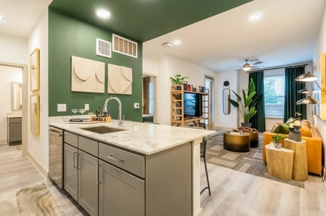 Building Photo - 650 Sgt Ed Holcomb Blvd S