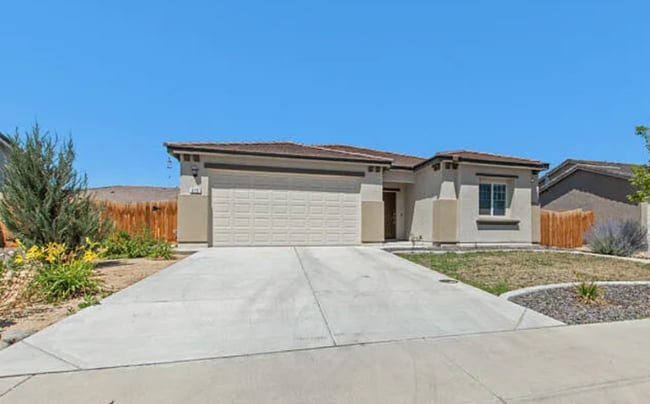 Photo - 675 Mahogany Dr House