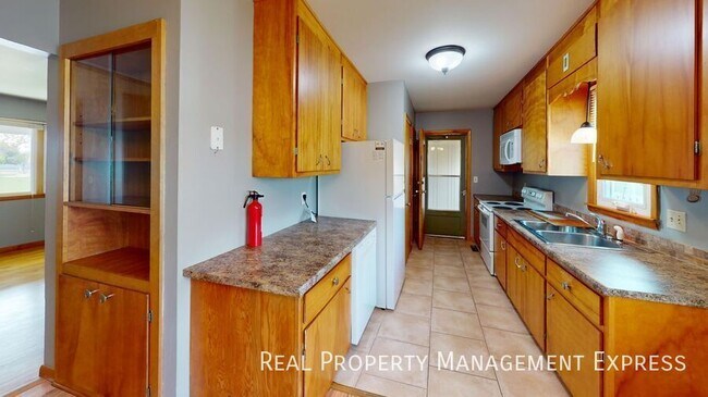 Photo - 2200 W 39th St