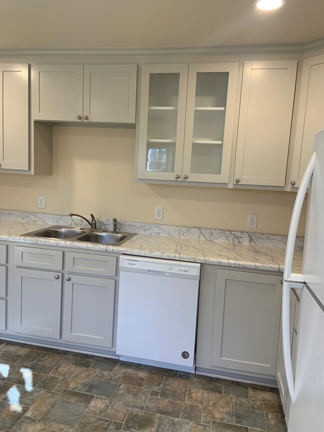 Photo - 225 Habersham Dr