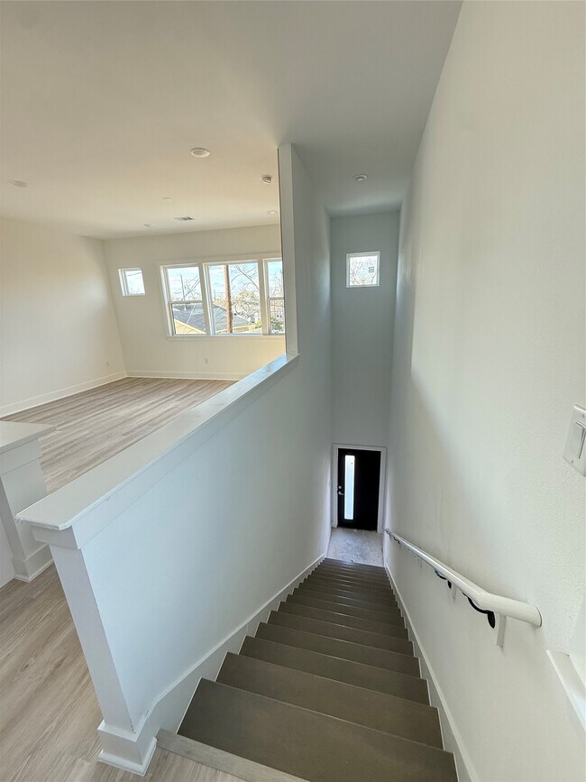 Photo - 7948 Betty Boop St