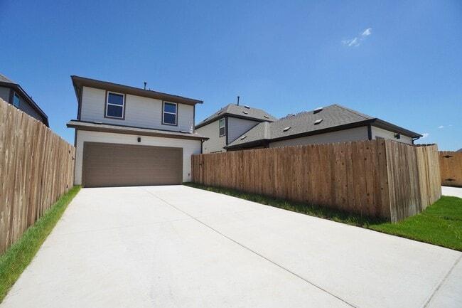 Photo - 136 Greinert Dr