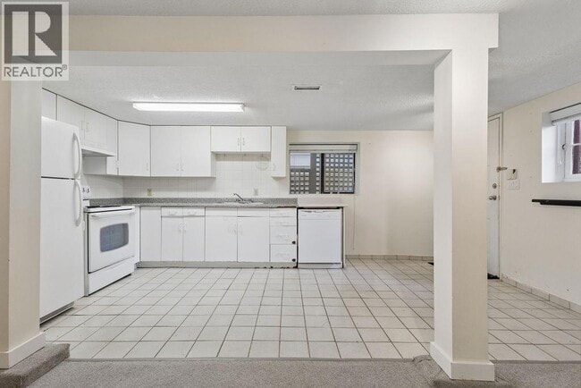 3229 W 11th Ave