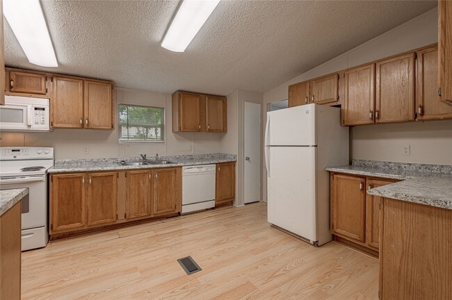 Photo - 1323 Avenue E